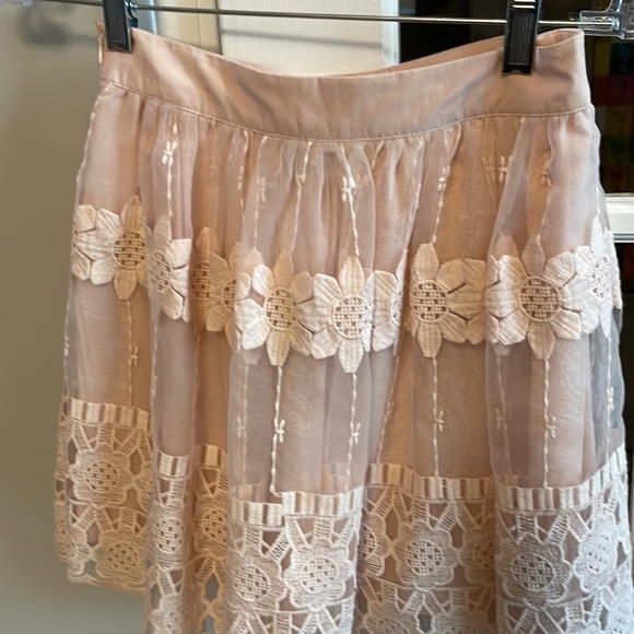 ASTR | Size Sm Skirt. Pretty lace design. Side Zipper. Dry Cleaned. - Picture 6 of 6